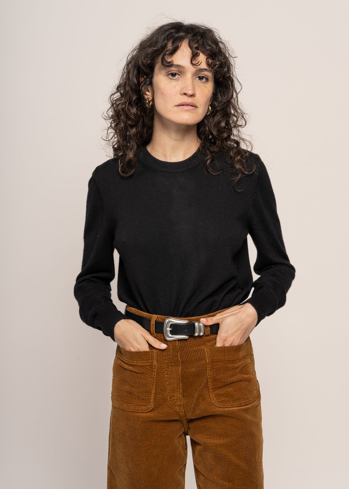 Pull léger en laine mérinos certifiée | noir "fine merino crew neck black jet"