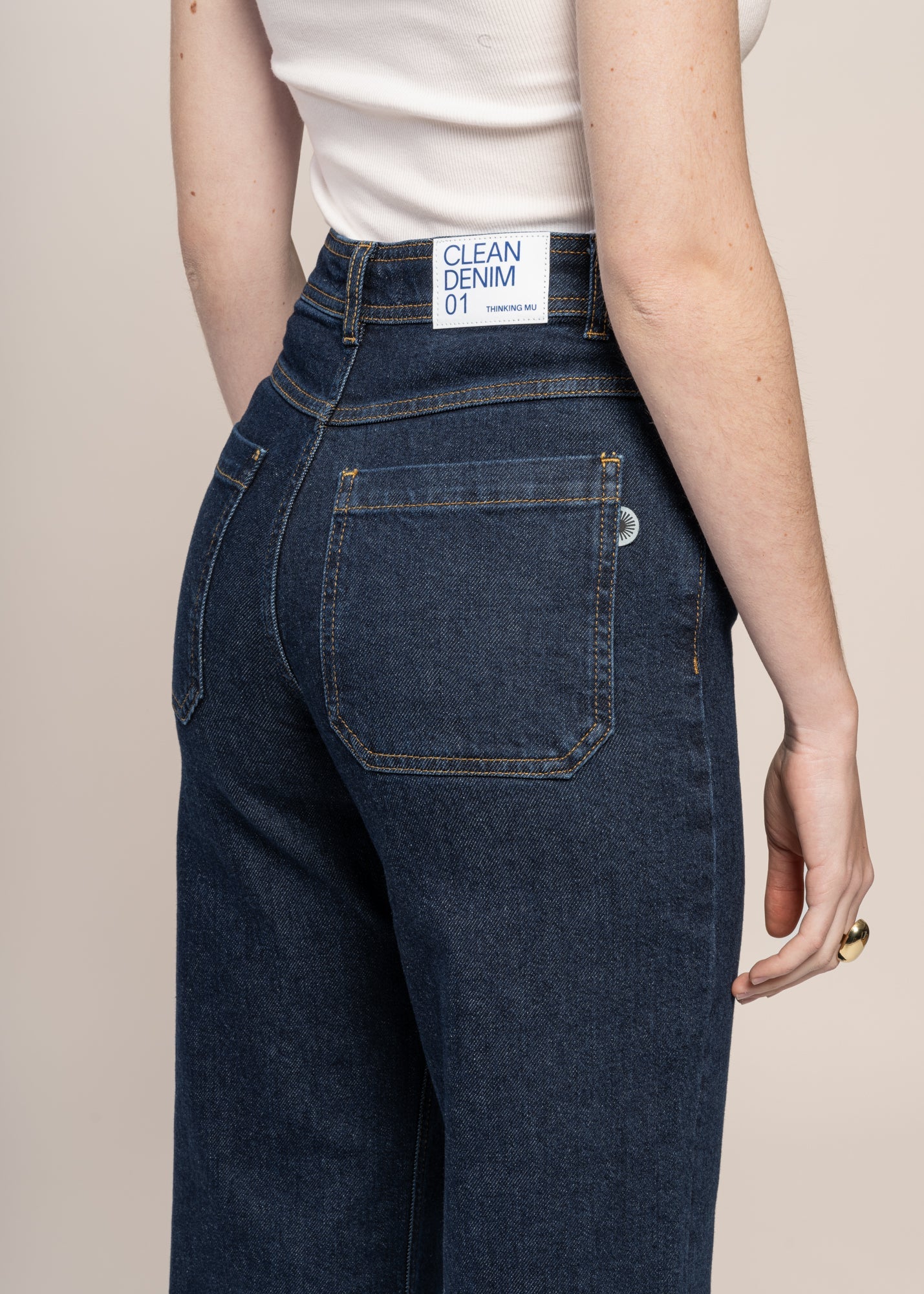 Jean large foncé en coton bio et recyclé - clean denim theresa pants medium wash