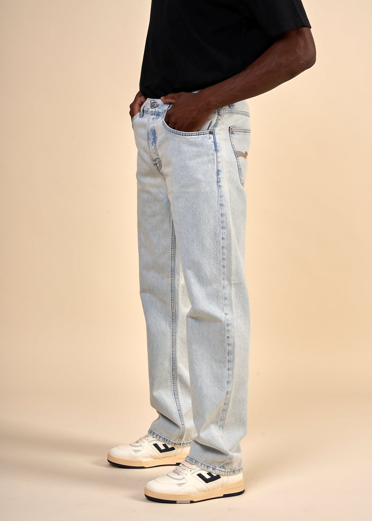 Jean droit bleu délavé en coton bio - rad rufus pale blue