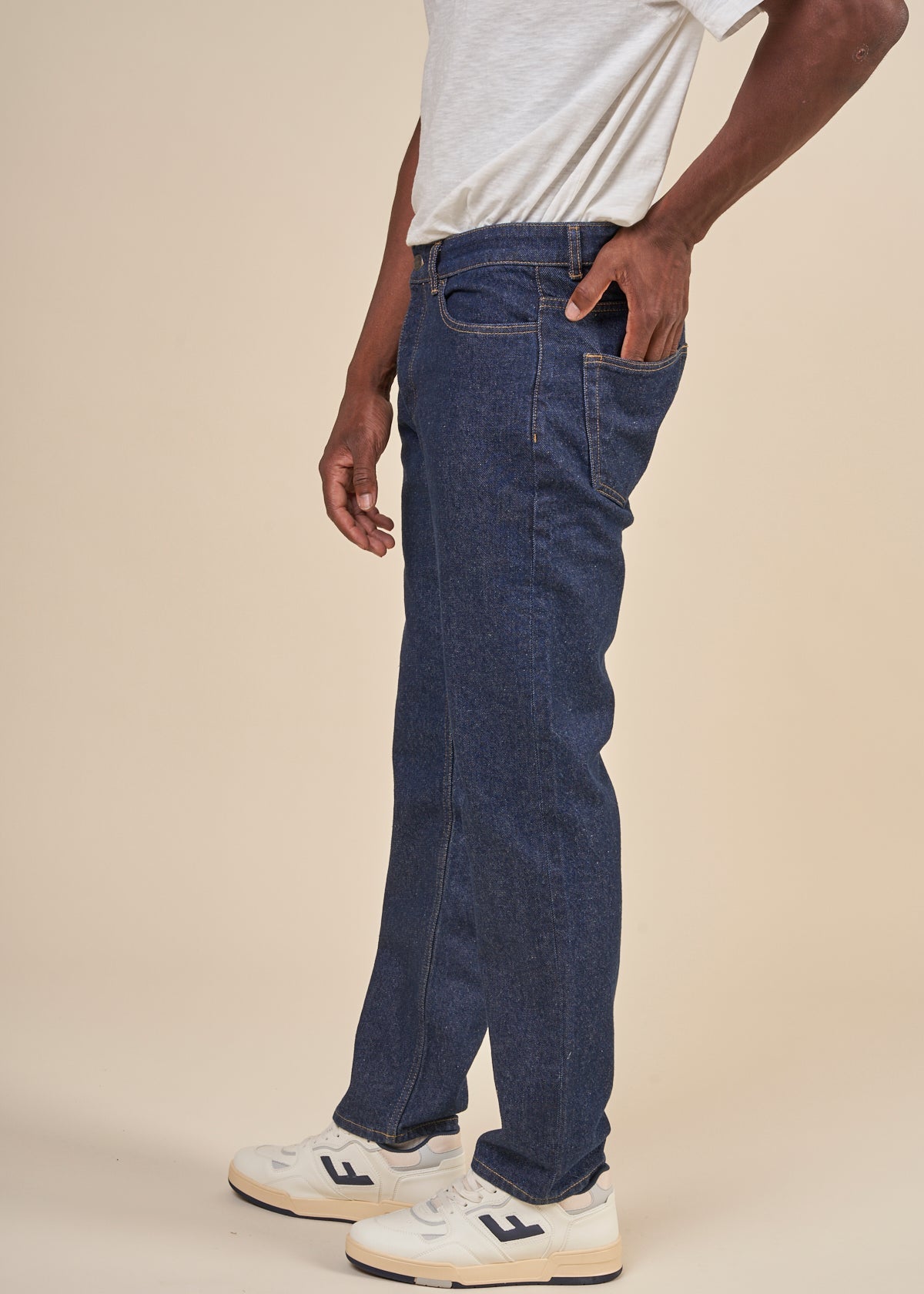 Jean droit en coton recyclé | Bleu "chuck regular straight denim classic indigo"