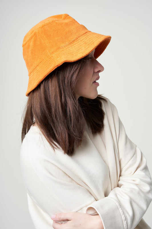 Bob éponge orange en coton bio et matière recyclée - terry bucket hat russet orange