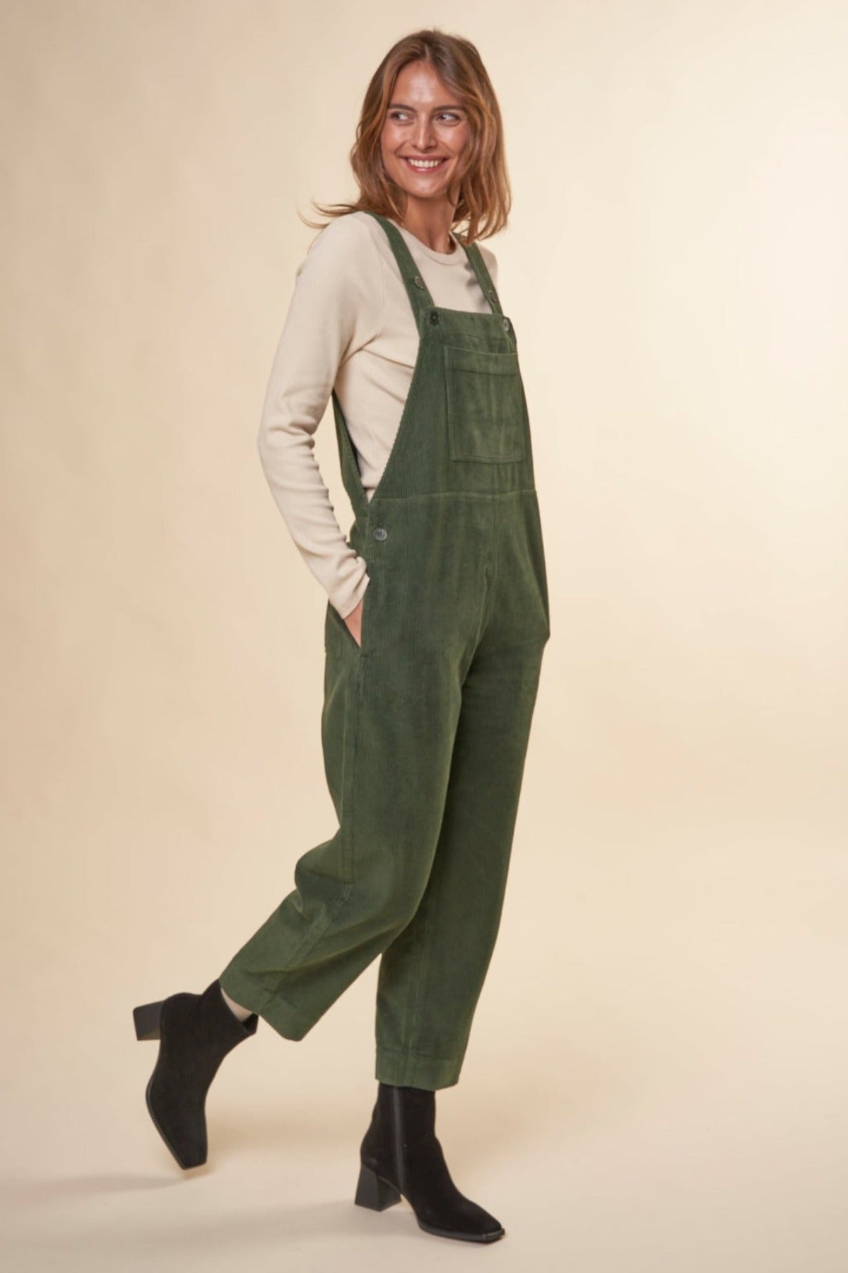 Salopette velours en coton bio | verte "bottle green corduroy luz jumpsuit"