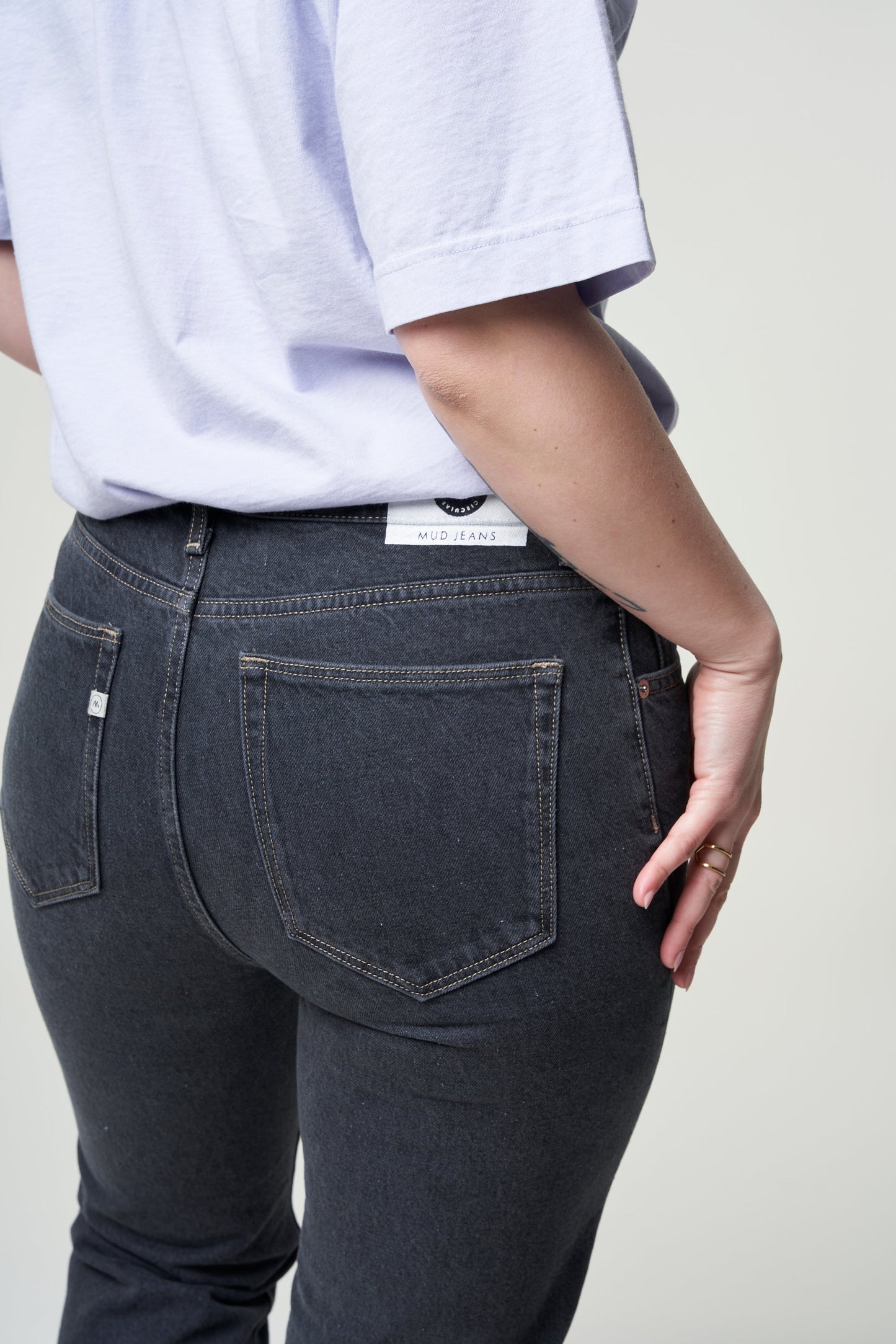 Jean droit noir en coton bio et recyclé - Piper Straight used black