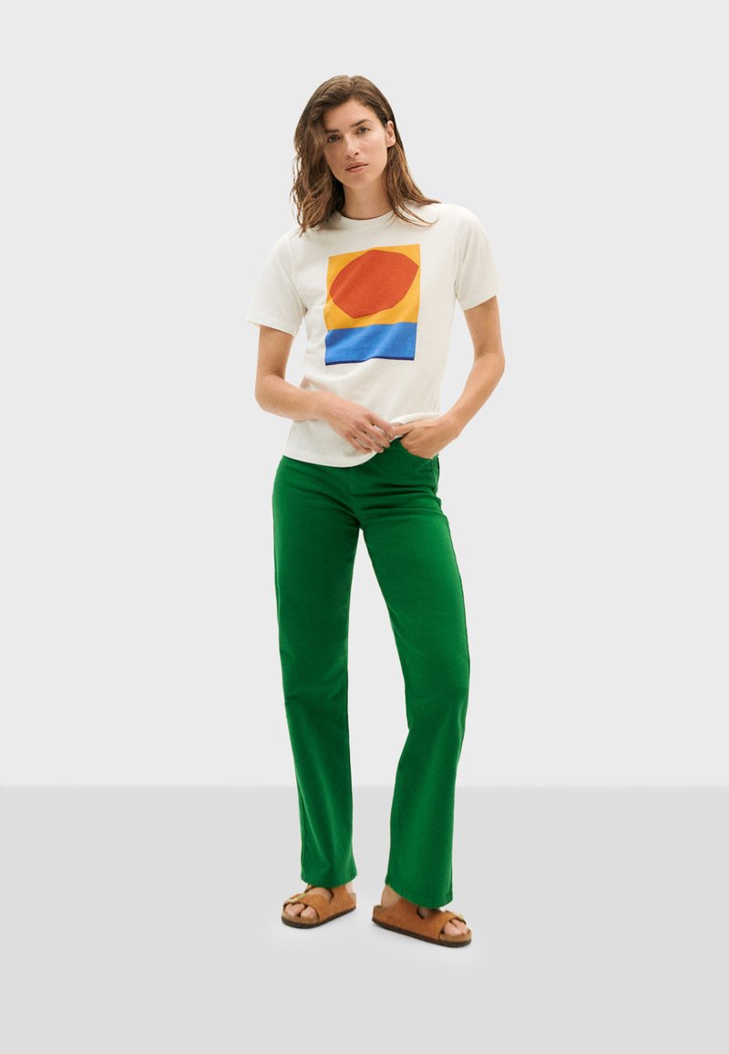 T-shirt imprimé abstrait en coton bio | blanc "atardecer t-shirt snow white"