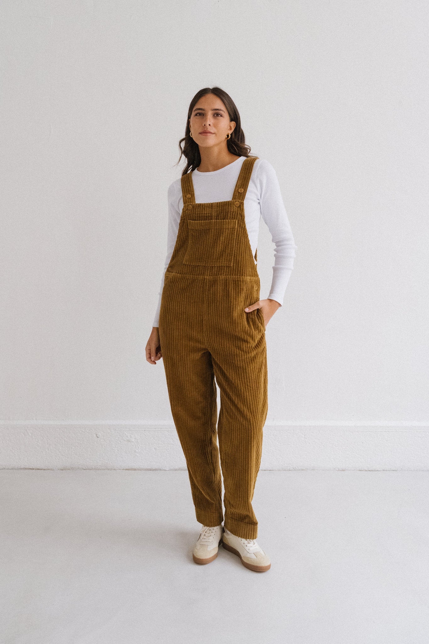 Salopette velours en coton bio | camel "light oak corduroy luz jumpsuit - brown"