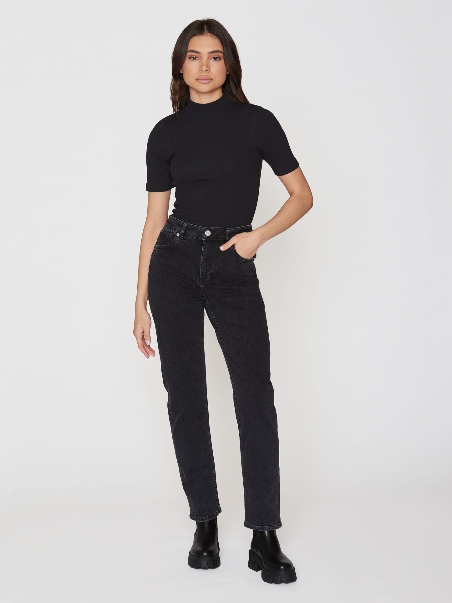 T-shirt col cheminée en coton bio | Noir "rib high neck short sleeved black"