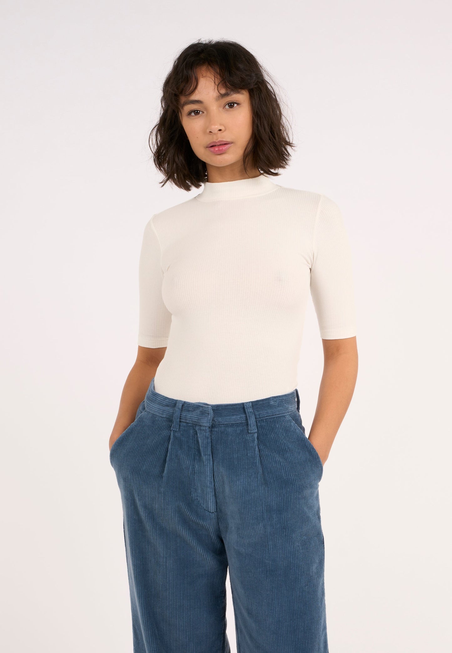 T-shirt col cheminée en coton bio | Blanc "rib high neck short sleeved snow white"