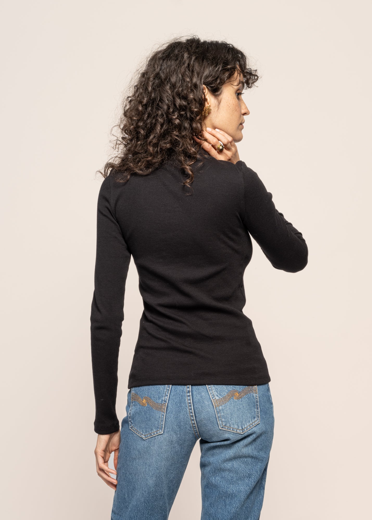 T-shirt manches longues en coton bio | Noir "rib high neck long sleeved black jet"