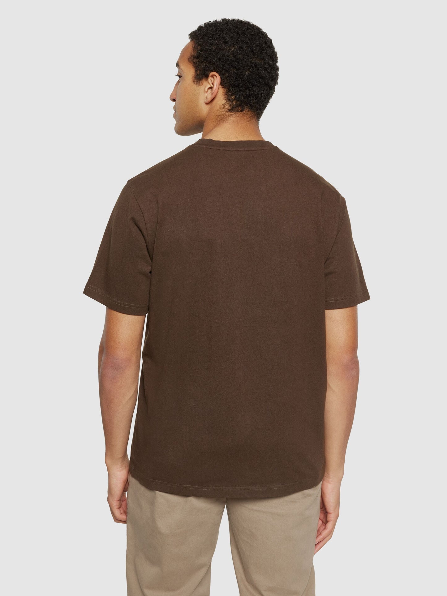 T-shirt uni en coton biologique | marron "loke badge tee - 1243 demitasse (brown)"