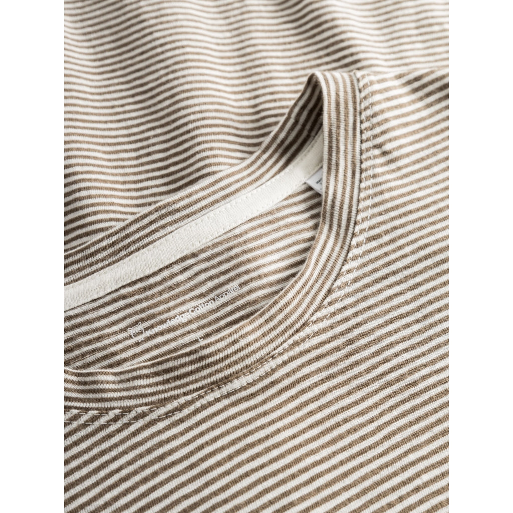 T-shirt marron à rayures en coton bio - narrow striped slub t-shirt cub