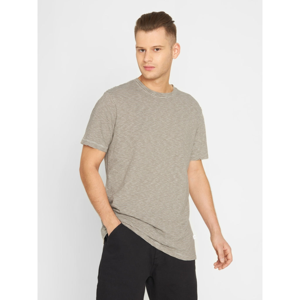 T-shirt marron à rayures en coton bio - narrow striped slub t-shirt cub