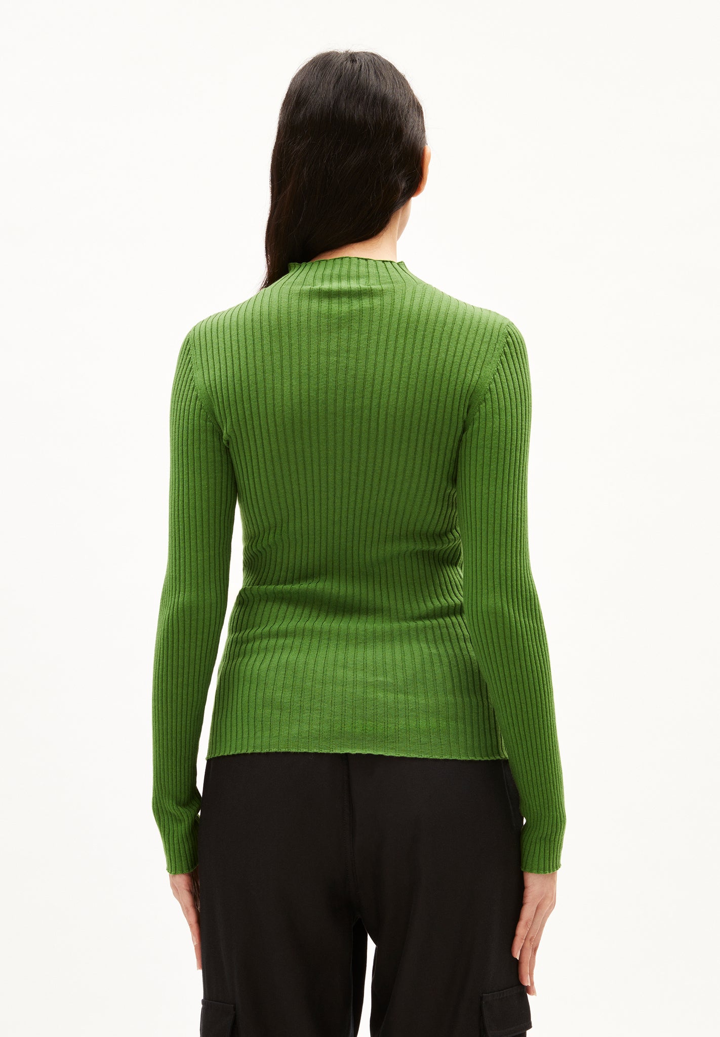Sous-pull côtelé en coton bio | vert "alaania ivy green"