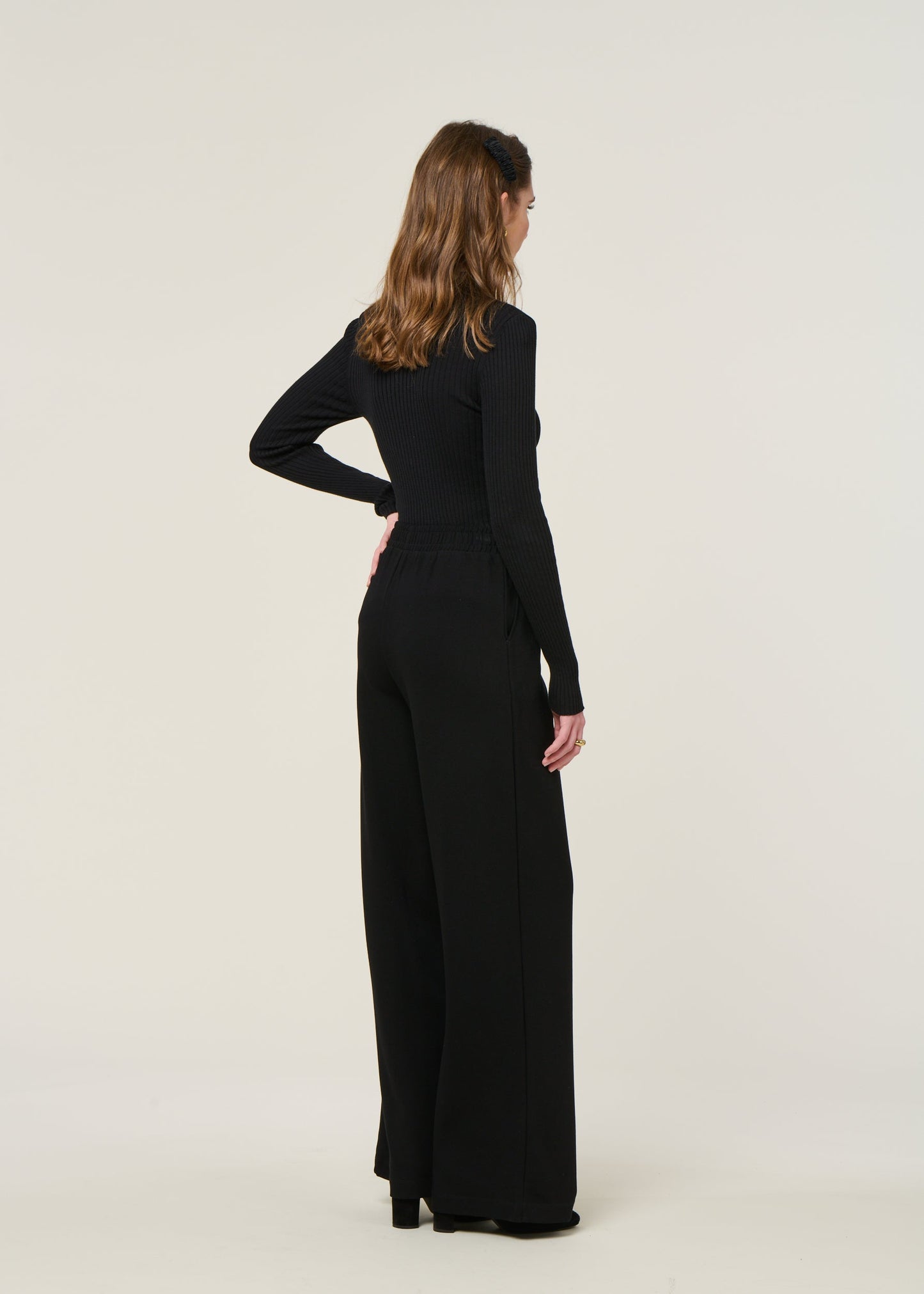 Pantalon noir en ecovero et matière recyclée | noir "himaari black"