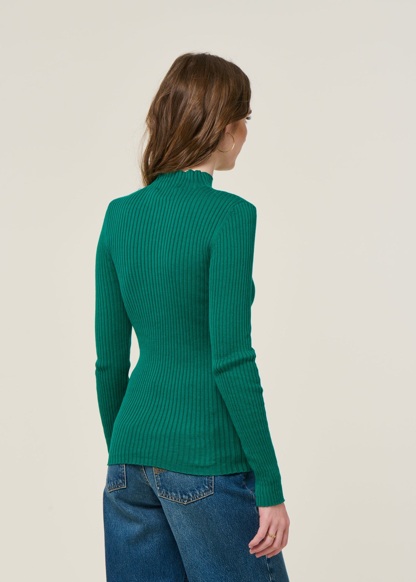 Sous-pull côtelé en coton biologique | vert "alaania - emerald green"