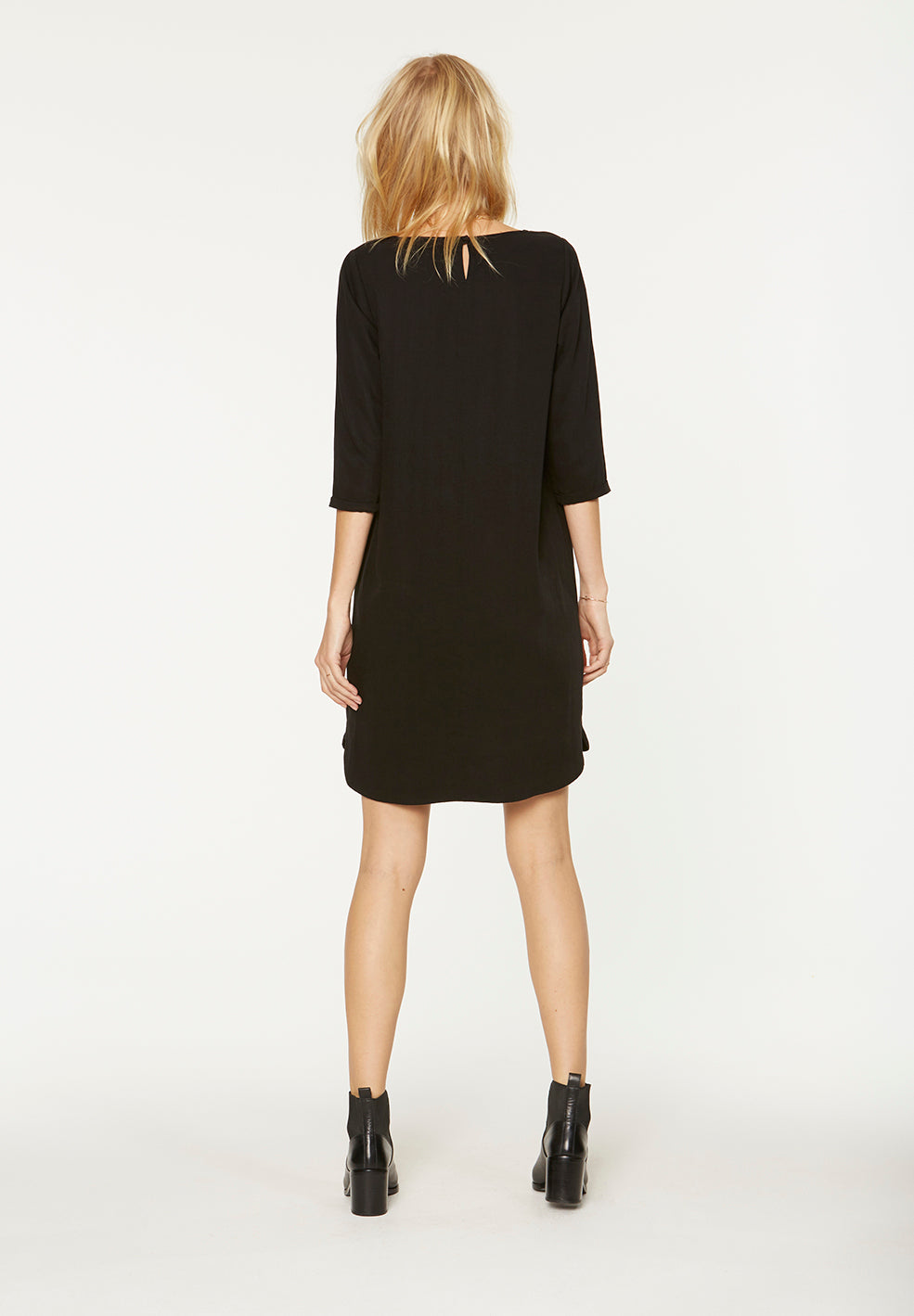 Robe en tencel noire