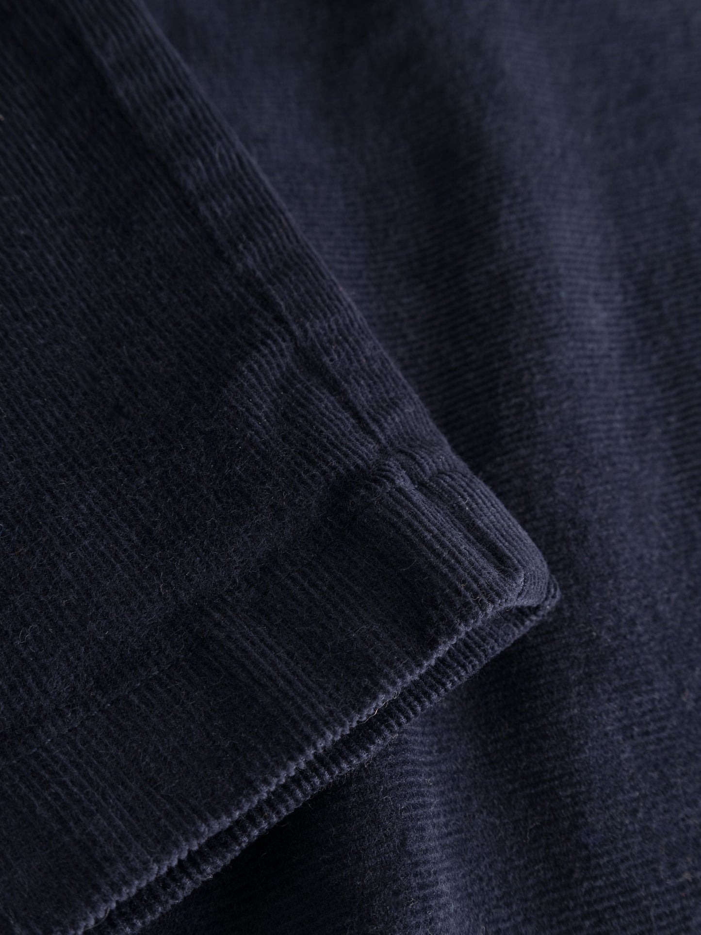Pantalon droit velours en coton bio | marine "flint wide corduroy chino pants night sky"