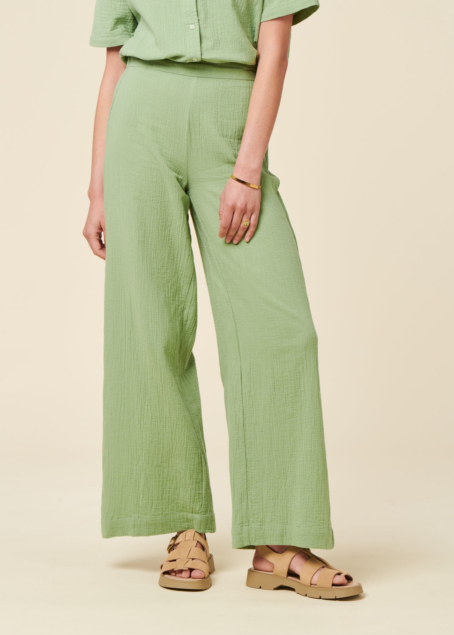 Pantalon ample en gaze de coton bio | vert clair "Bubble wide leg light green"