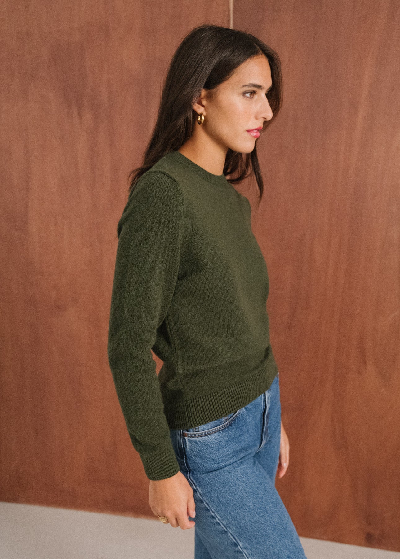 Pull droit en laine mérinos recyclée | olive