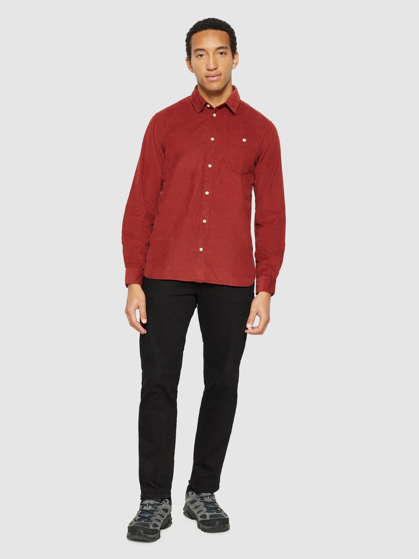 Chemise velours en coton bio | rouge "regular fit corduroy shirt fired brick"