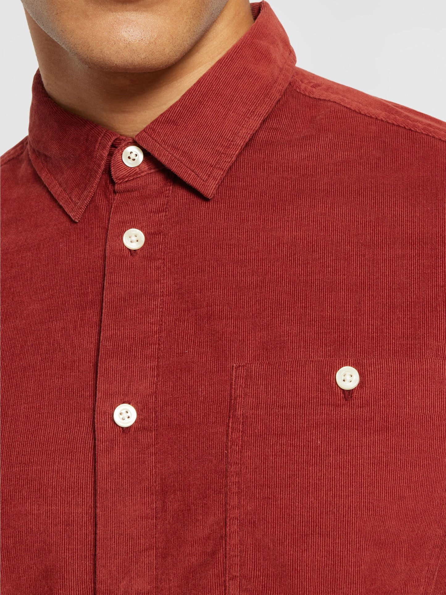 Chemise velours en coton bio | rouge "regular fit corduroy shirt fired brick"