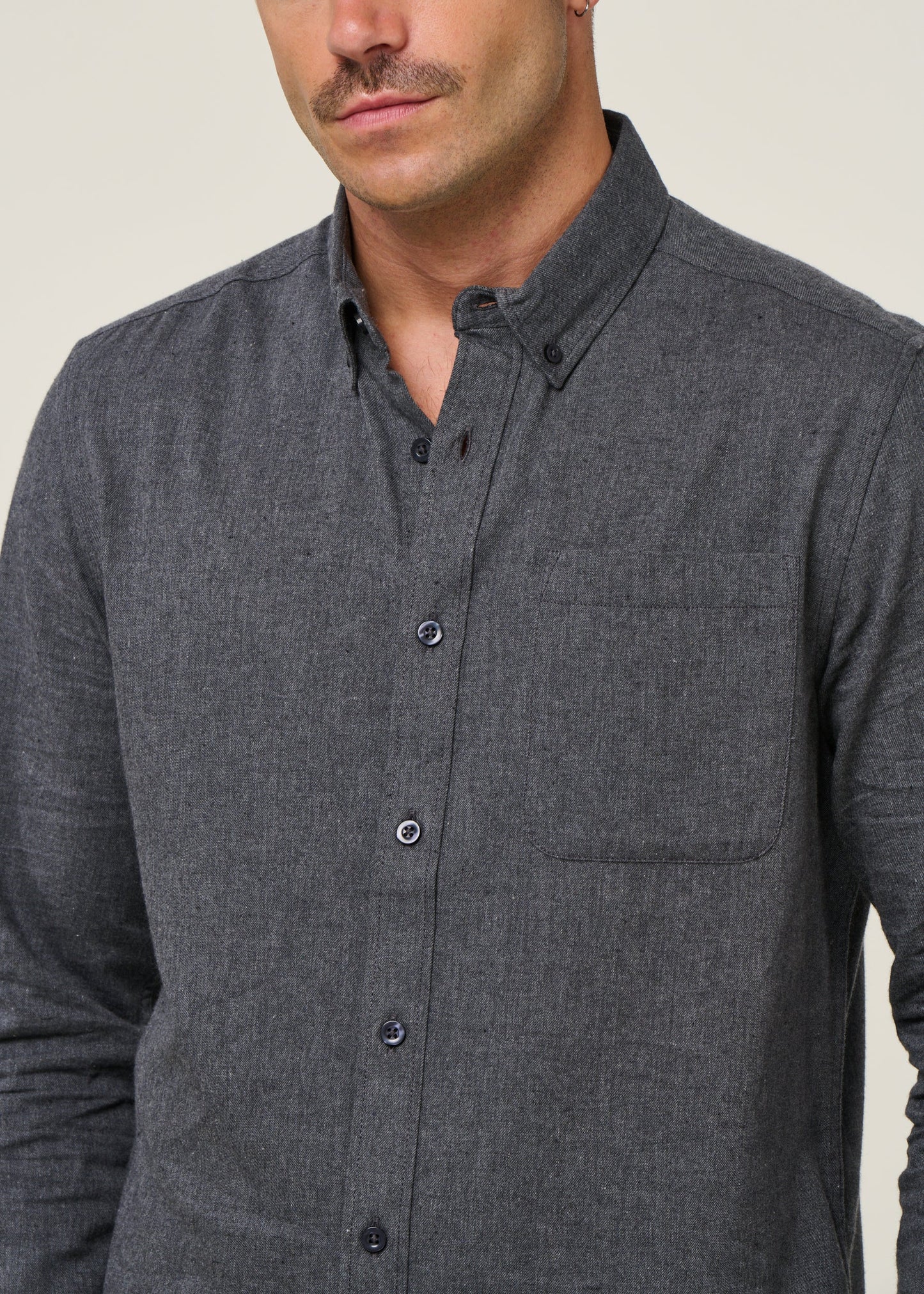 Chemise en coton bio | gris "regular fit melangé flannel shirt dark grey melange"