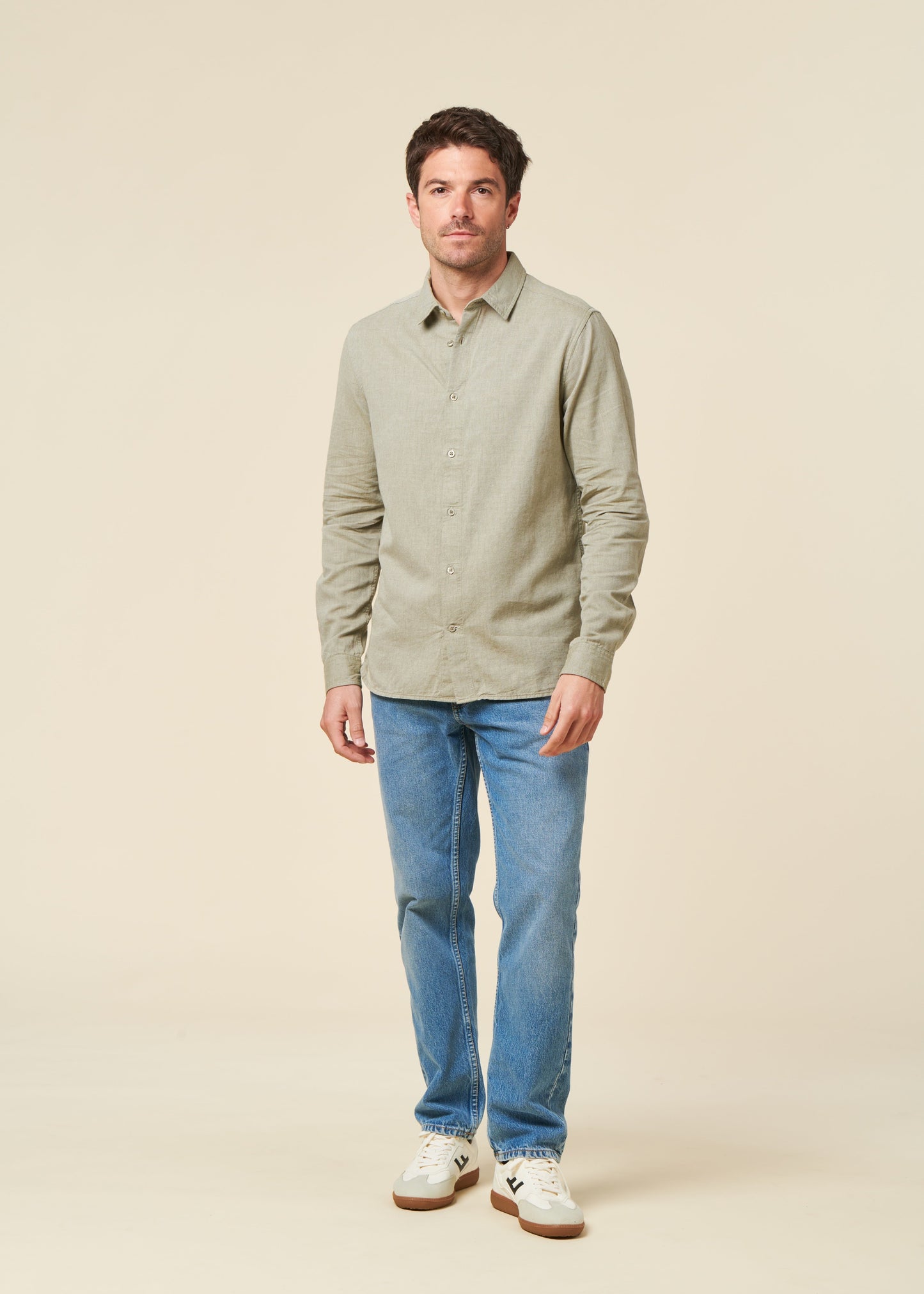 Chemise en coton biologique | vert "regular fit light twill shirt burned olive"