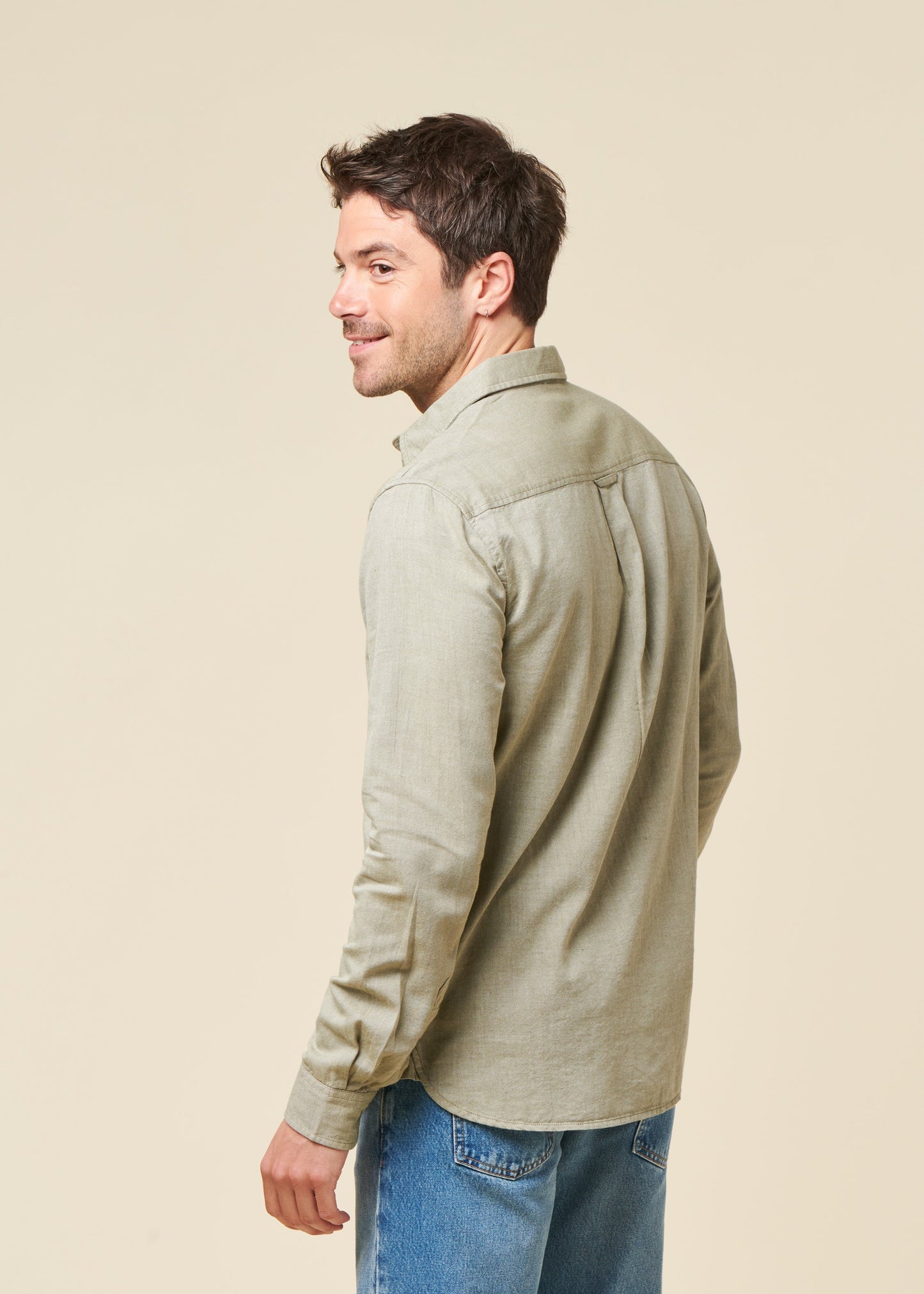 Chemise en coton biologique | vert "regular fit light twill shirt burned olive"