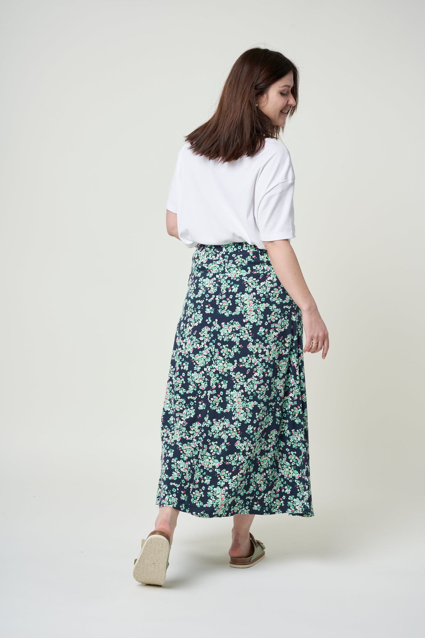 Jupe longue fleurie en ecovero - saalanja ditsy floral night sky