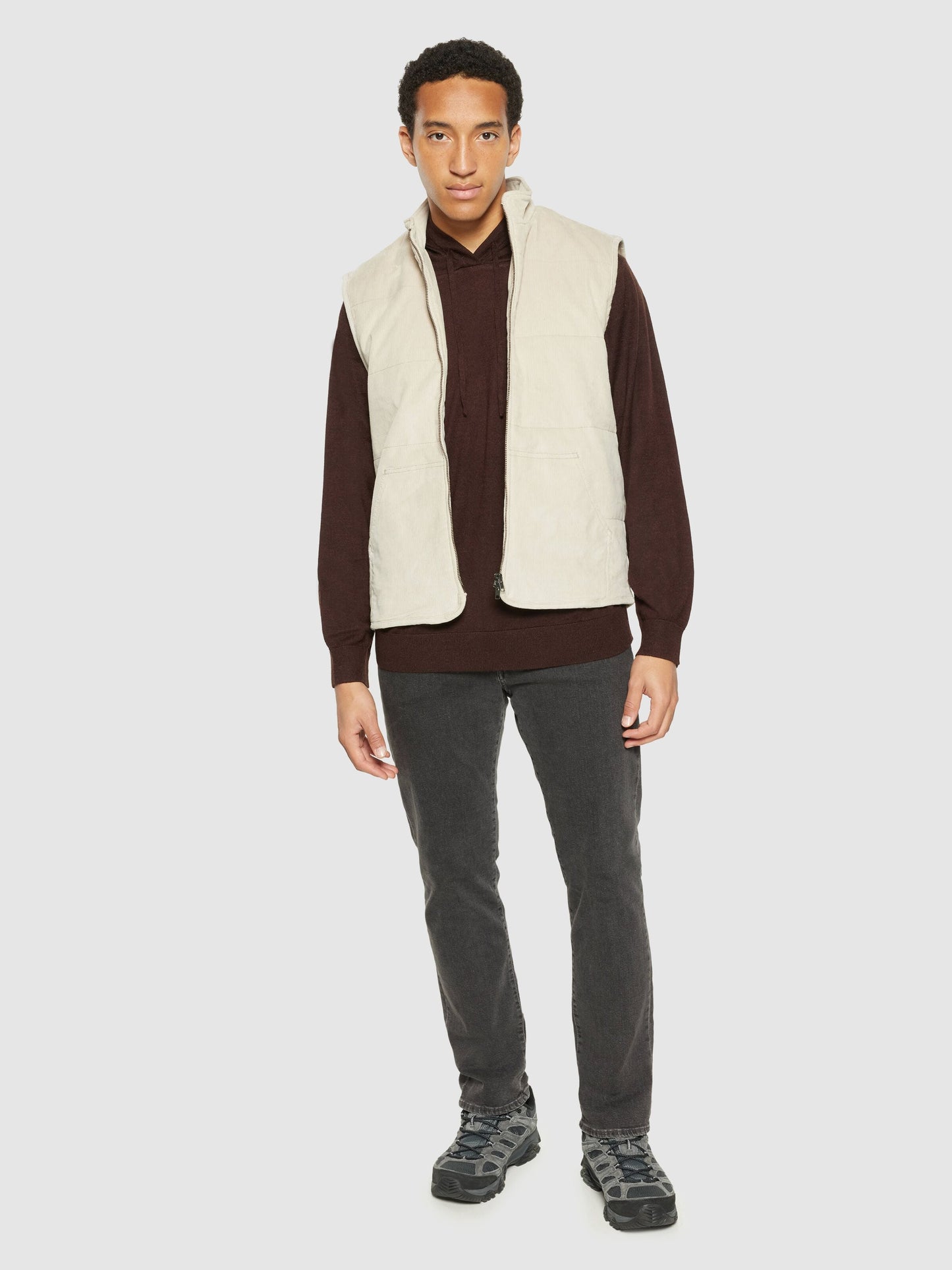 Veste sans manches en coton bio et matière recyclée | écru "11-wales corduroy vest light feather gray"