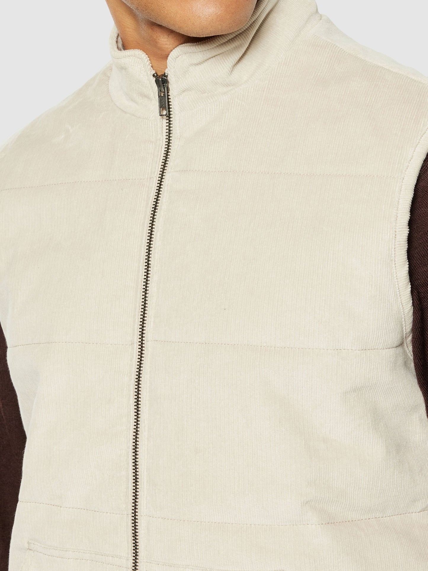 Veste sans manches en coton bio et matière recyclée | écru "11-wales corduroy vest light feather gray"