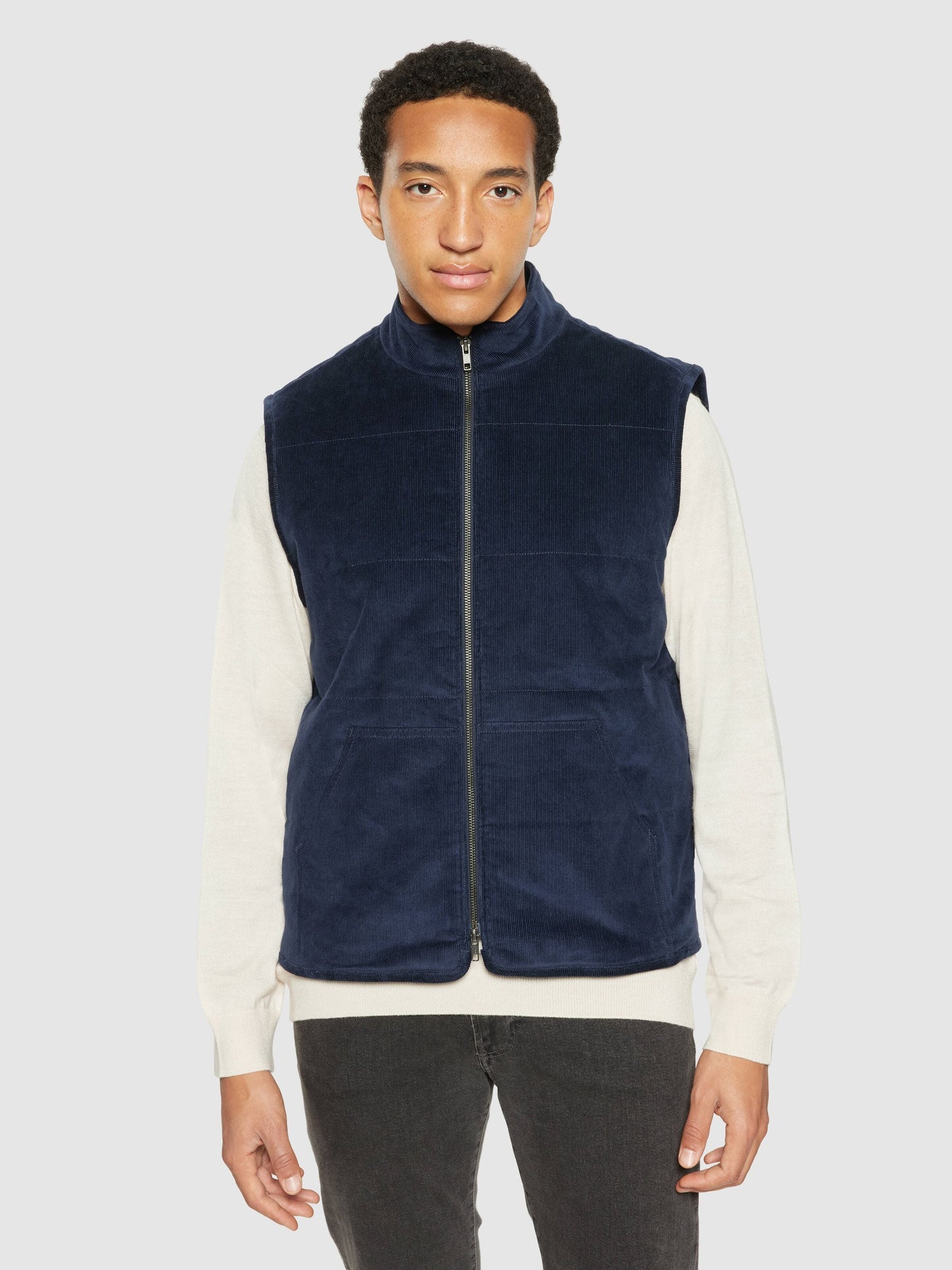 Veste sans manches en coton bio et matière recyclée | marine "11-wales corduroy vest night sky"
