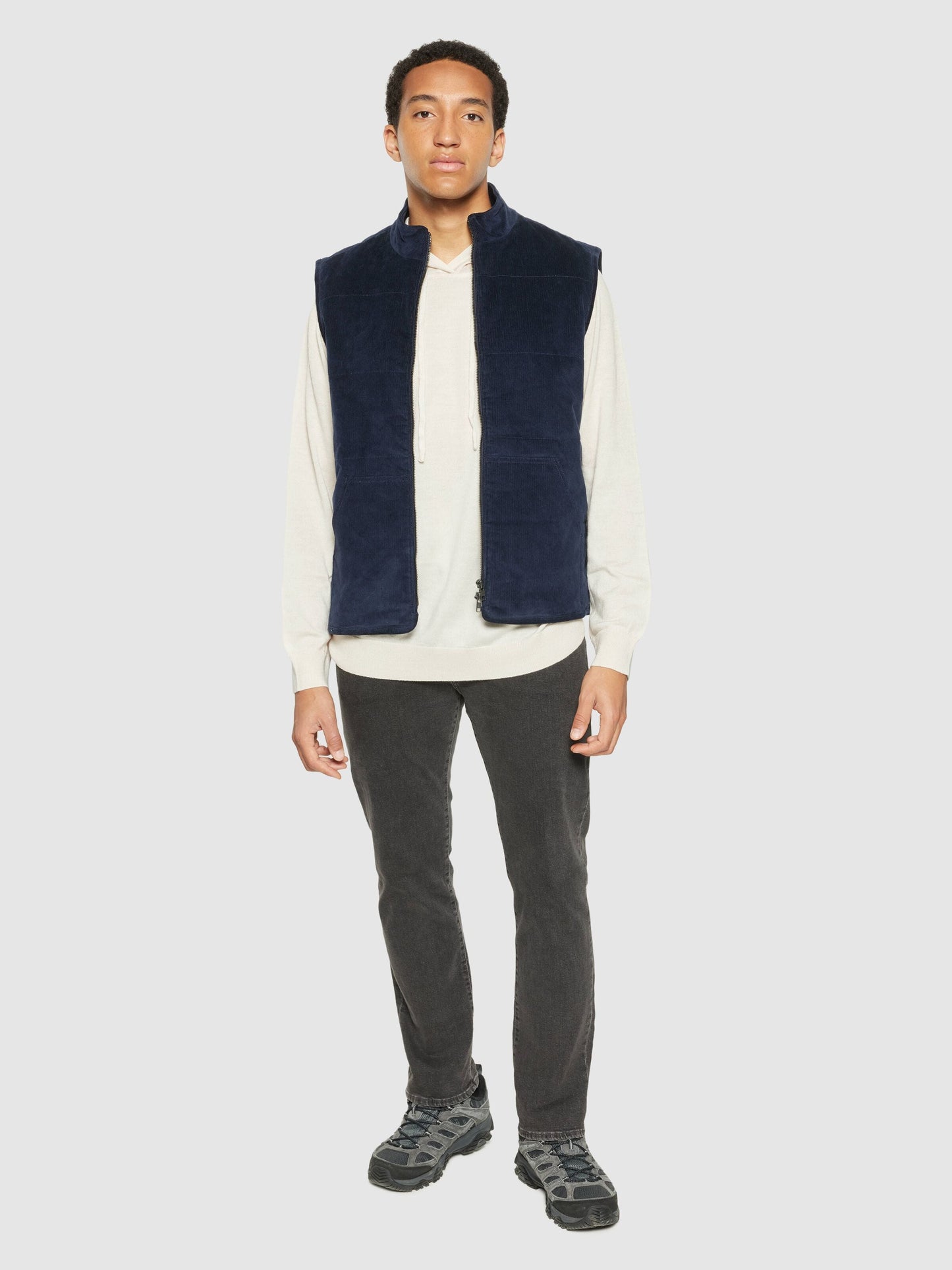 Veste sans manches en coton bio et matière recyclée | marine "11-wales corduroy vest night sky"