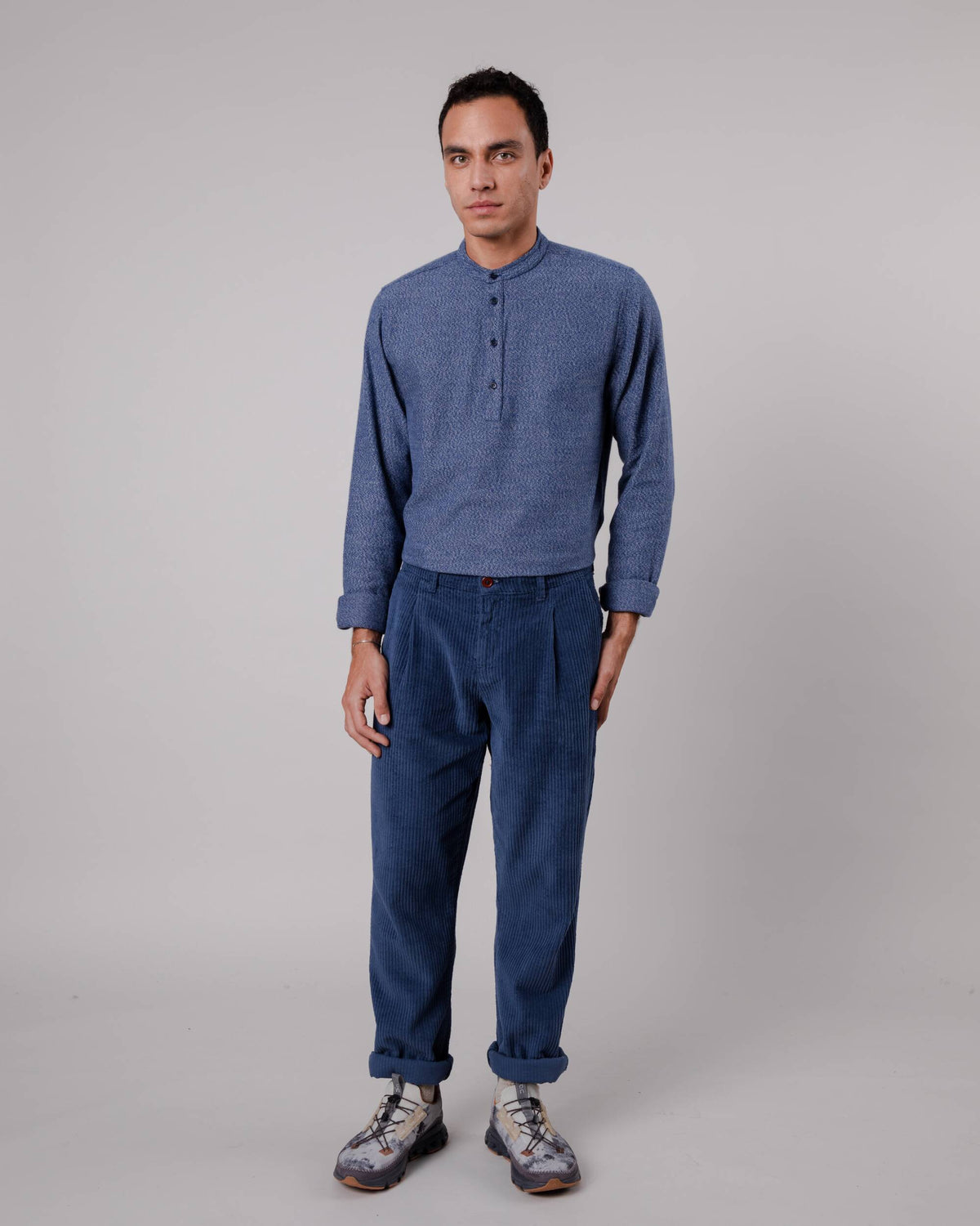 Pantalon droit en velours de coton bio | Marine "corduroy pants indigo"