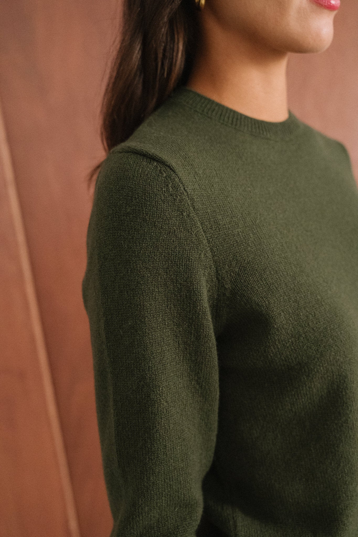 Pull droit en laine mérinos recyclée | olive