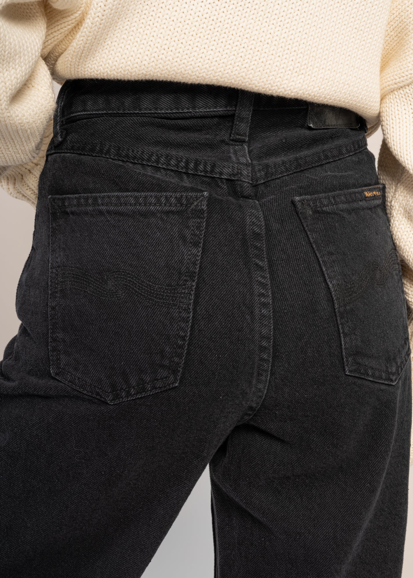 Jean ample délavé en coton recyclé | noir "clean eileen washed out black"