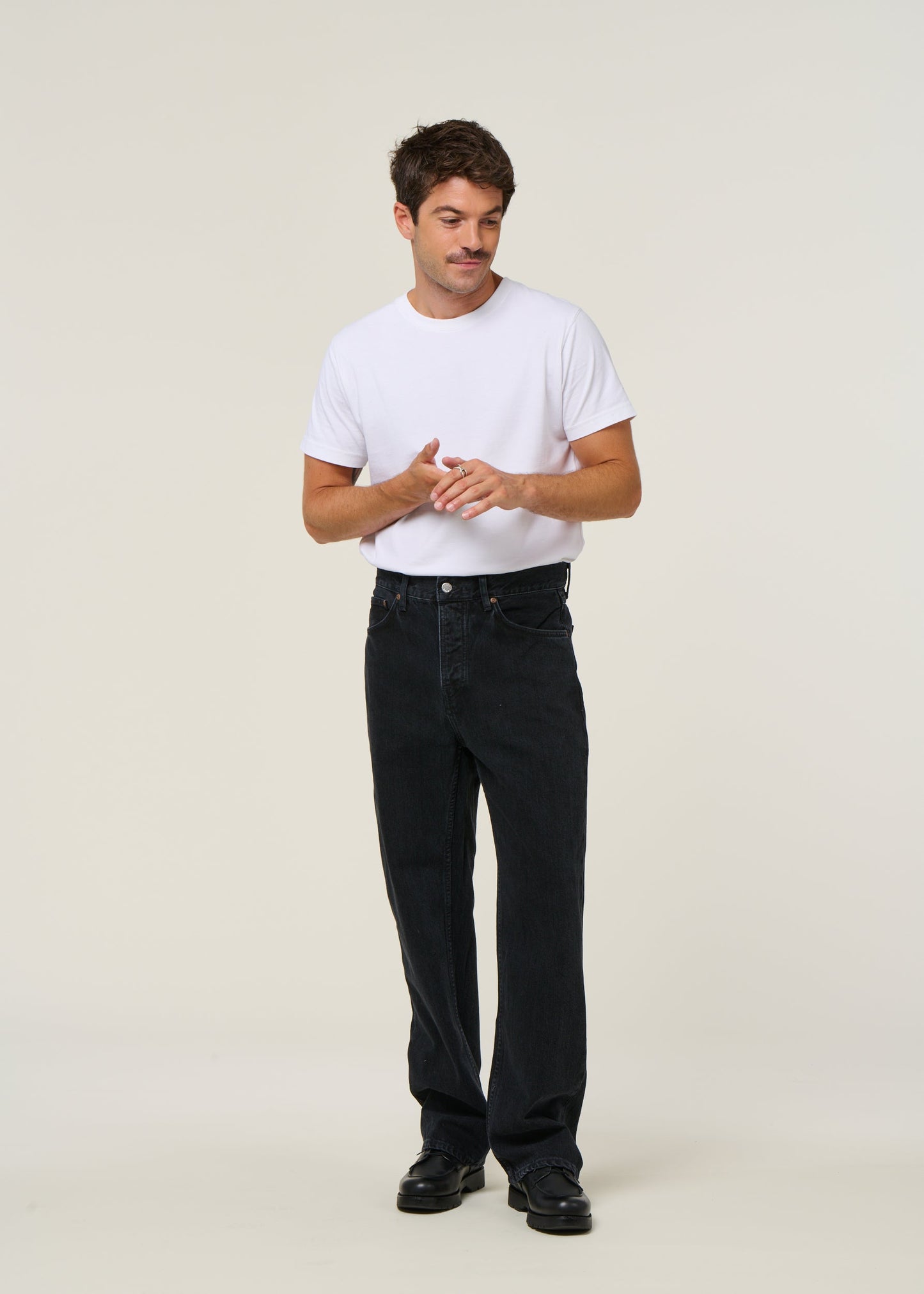 Jean droit large en coton bio | noir "tuff tony black vintage - black wash"