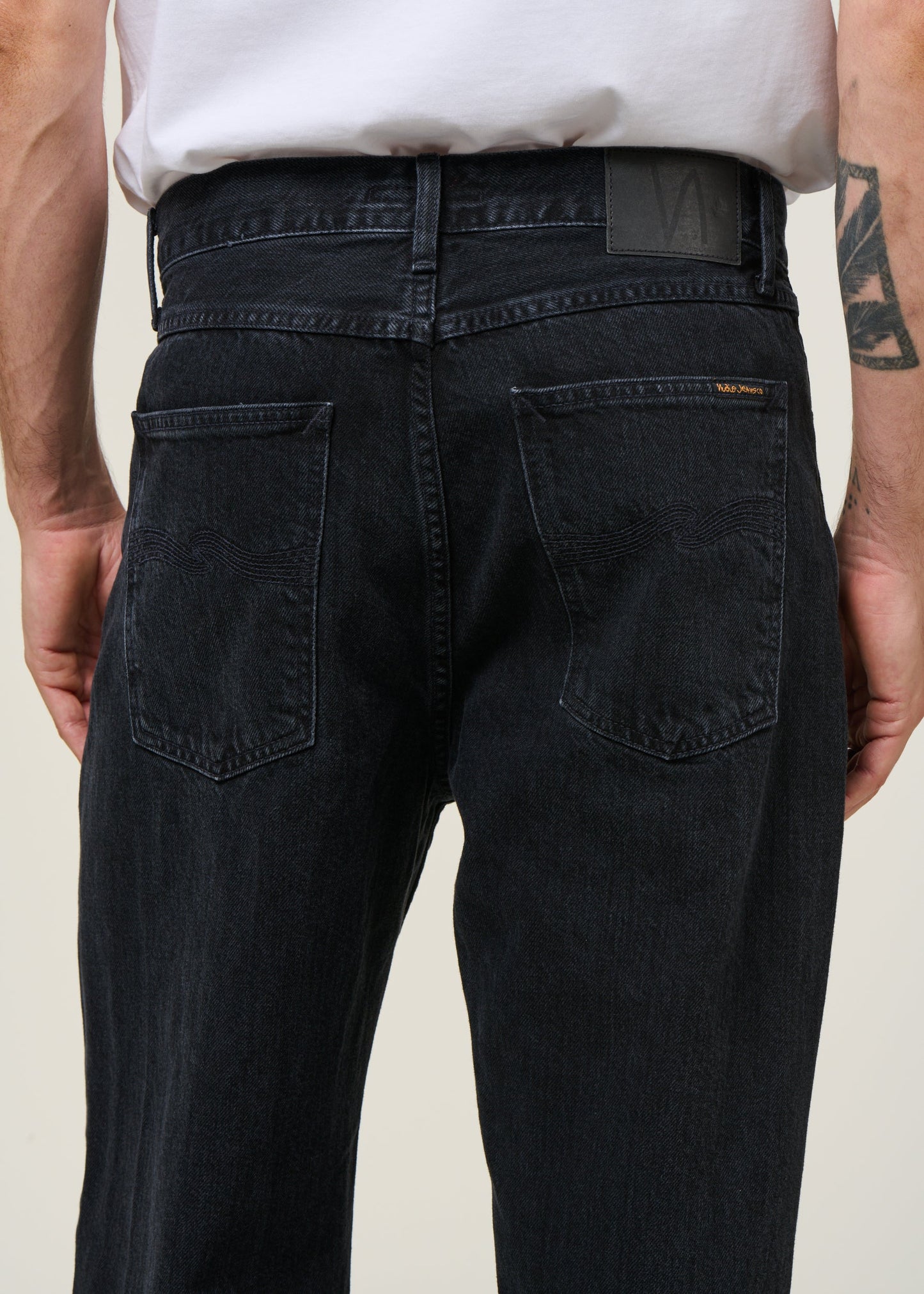 Jean droit large en coton bio | noir "tuff tony black vintage - black wash"