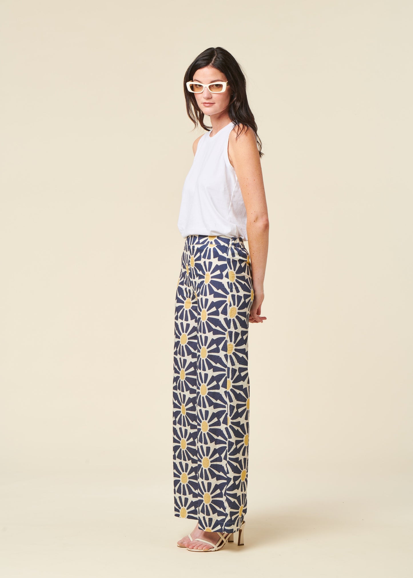 Pantalon ample en coton bio | bleu fleuri "Marisol wide leg navy"