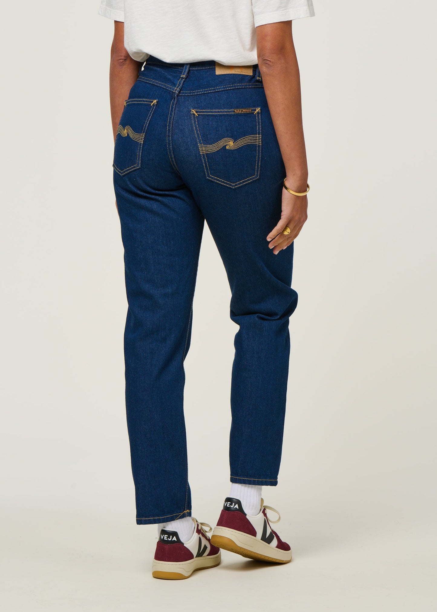 Jean mom en coton bio | bleu foncé "breezy britt 60s blue"