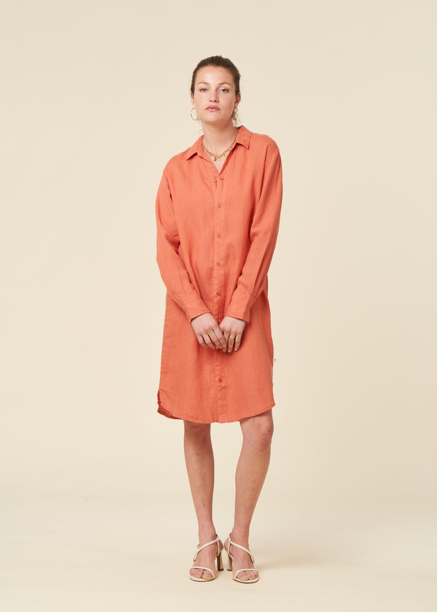 Robe chemise en lin biologique | rouge "classic linen dress langoustino"