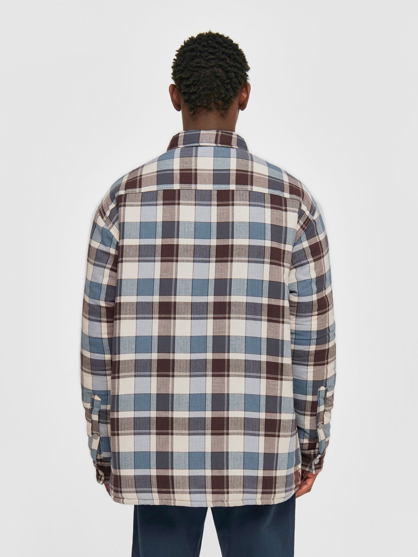 Veste matelassée en coton bio et matière recyclée | Carreaux "checked overshirt blue"