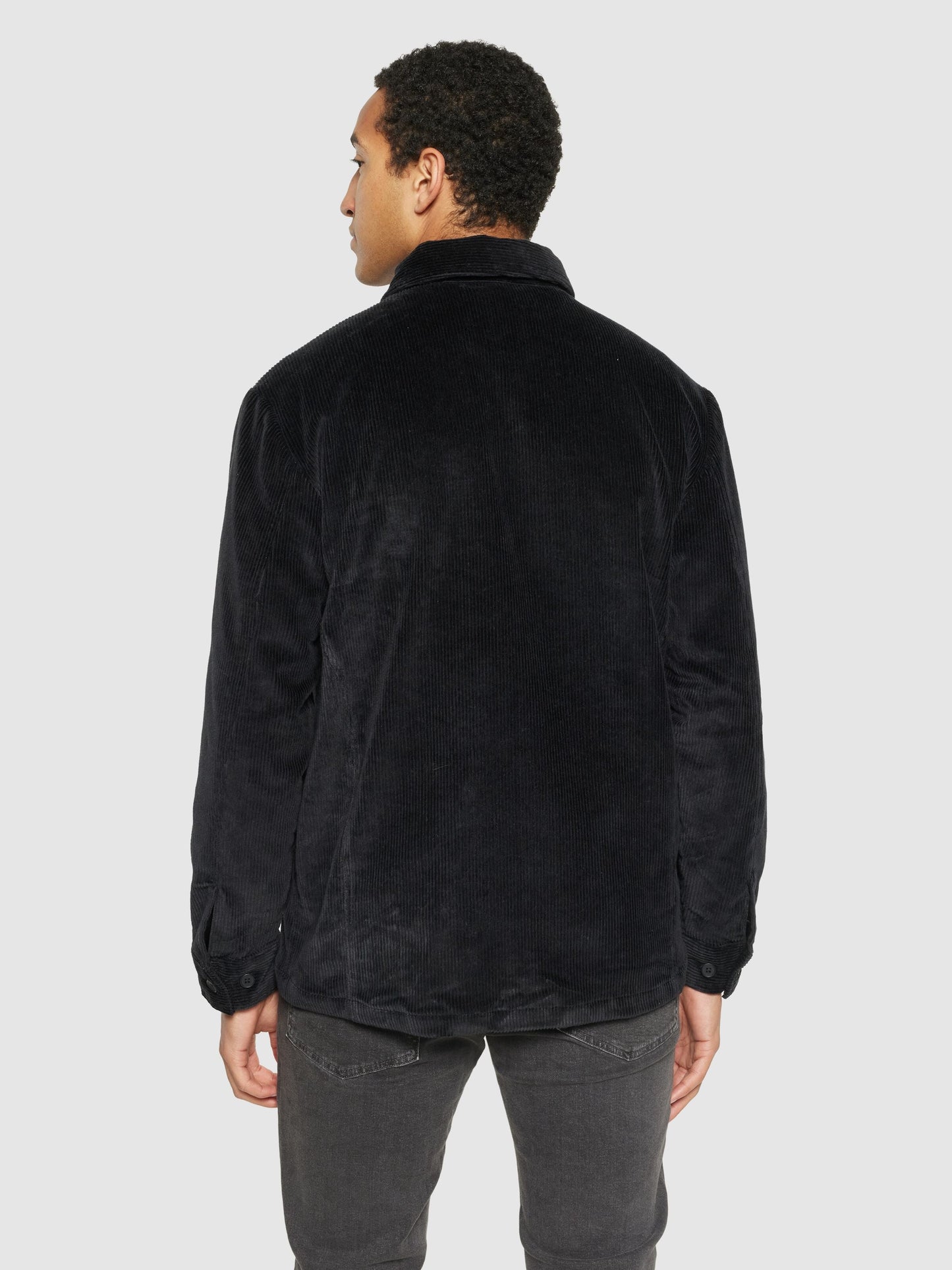 Surchemise en velours de coton bio | noir "stretched 8 wales corduroy overshirt black jet"