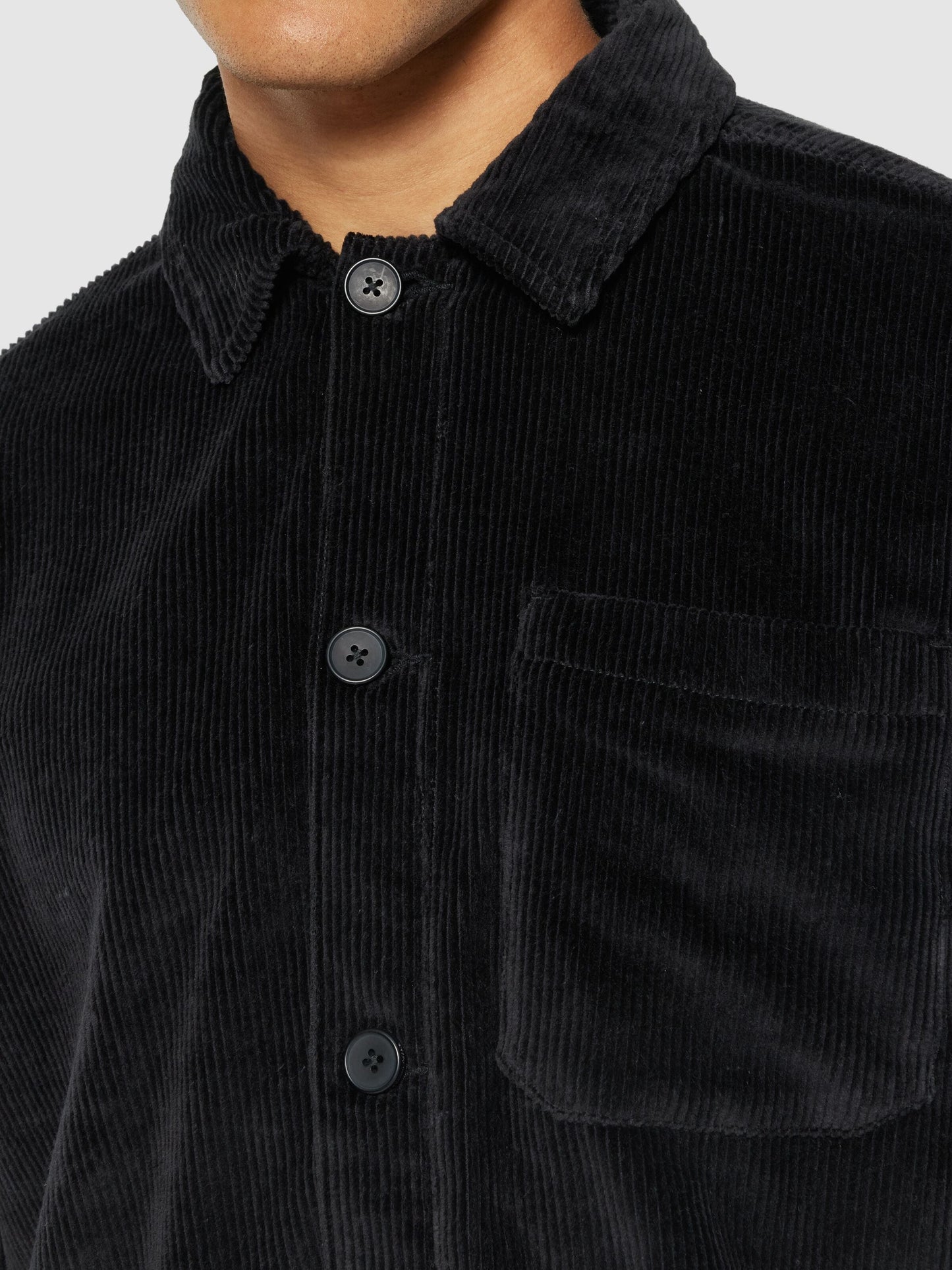 Surchemise en velours de coton bio | noir "stretched 8 wales corduroy overshirt black jet"