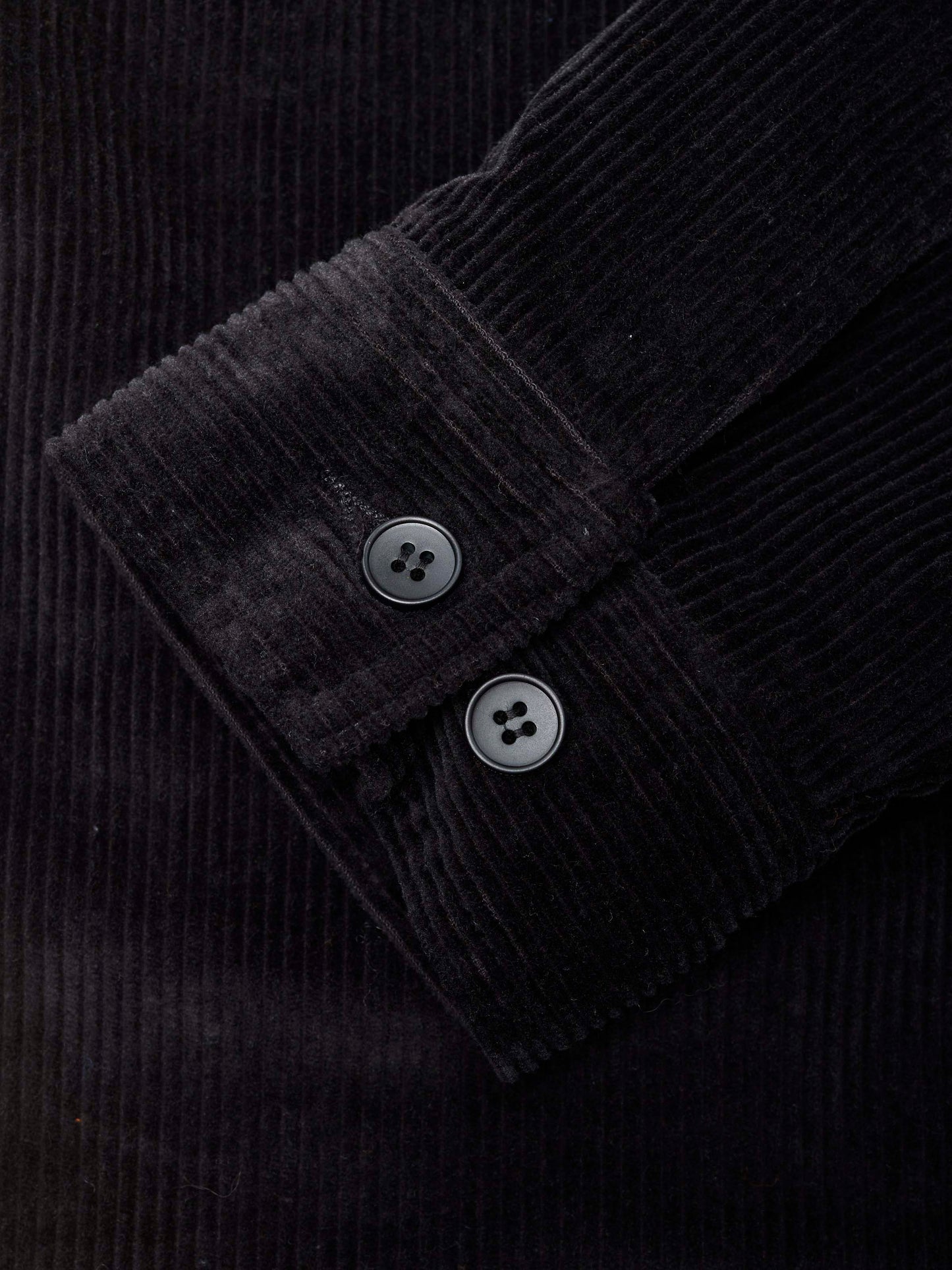Surchemise en velours de coton bio | noir "stretched 8 wales corduroy overshirt black jet"