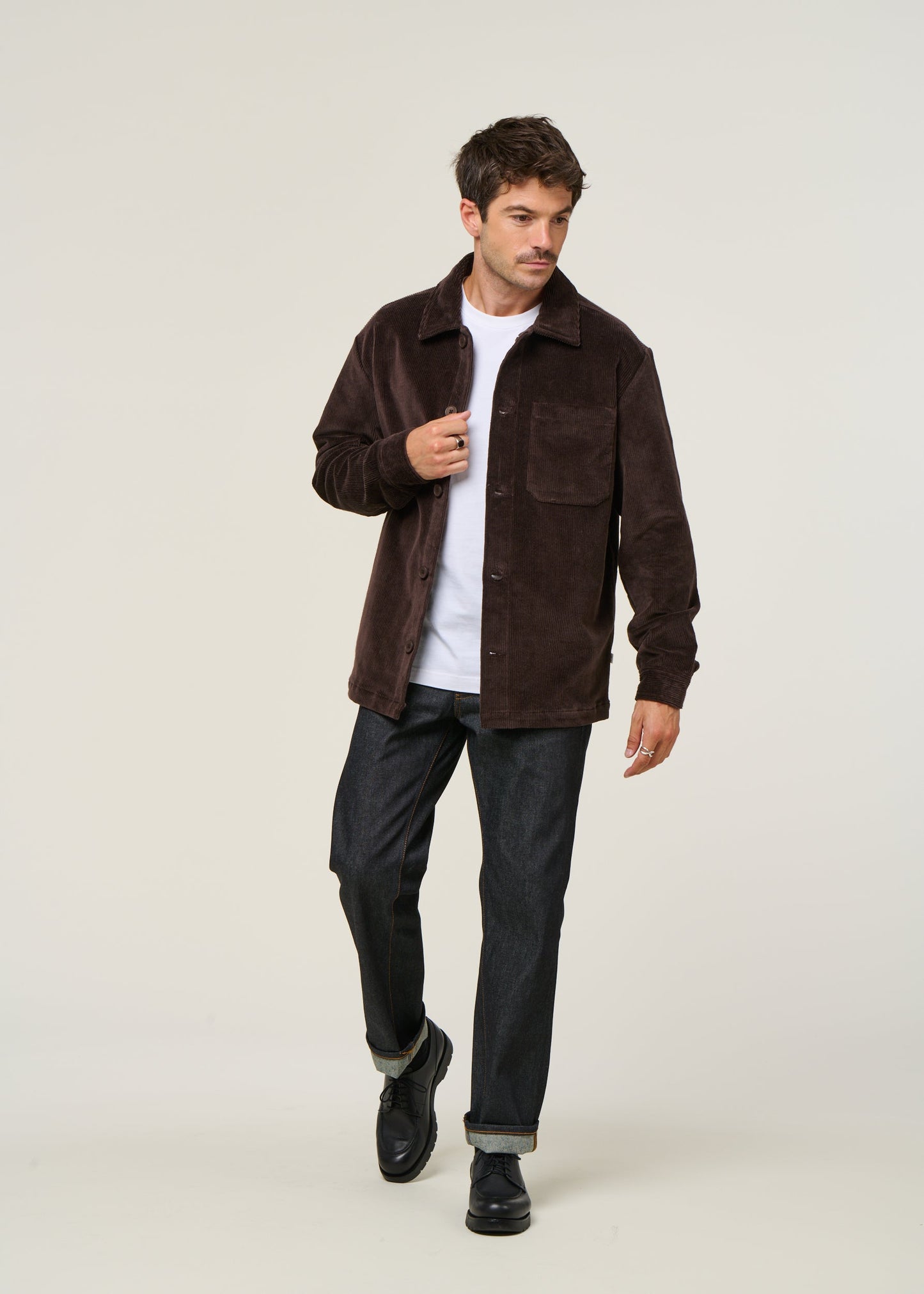 Veste velours en coton bio | marron "corduroy overshirt - chocolate torte"