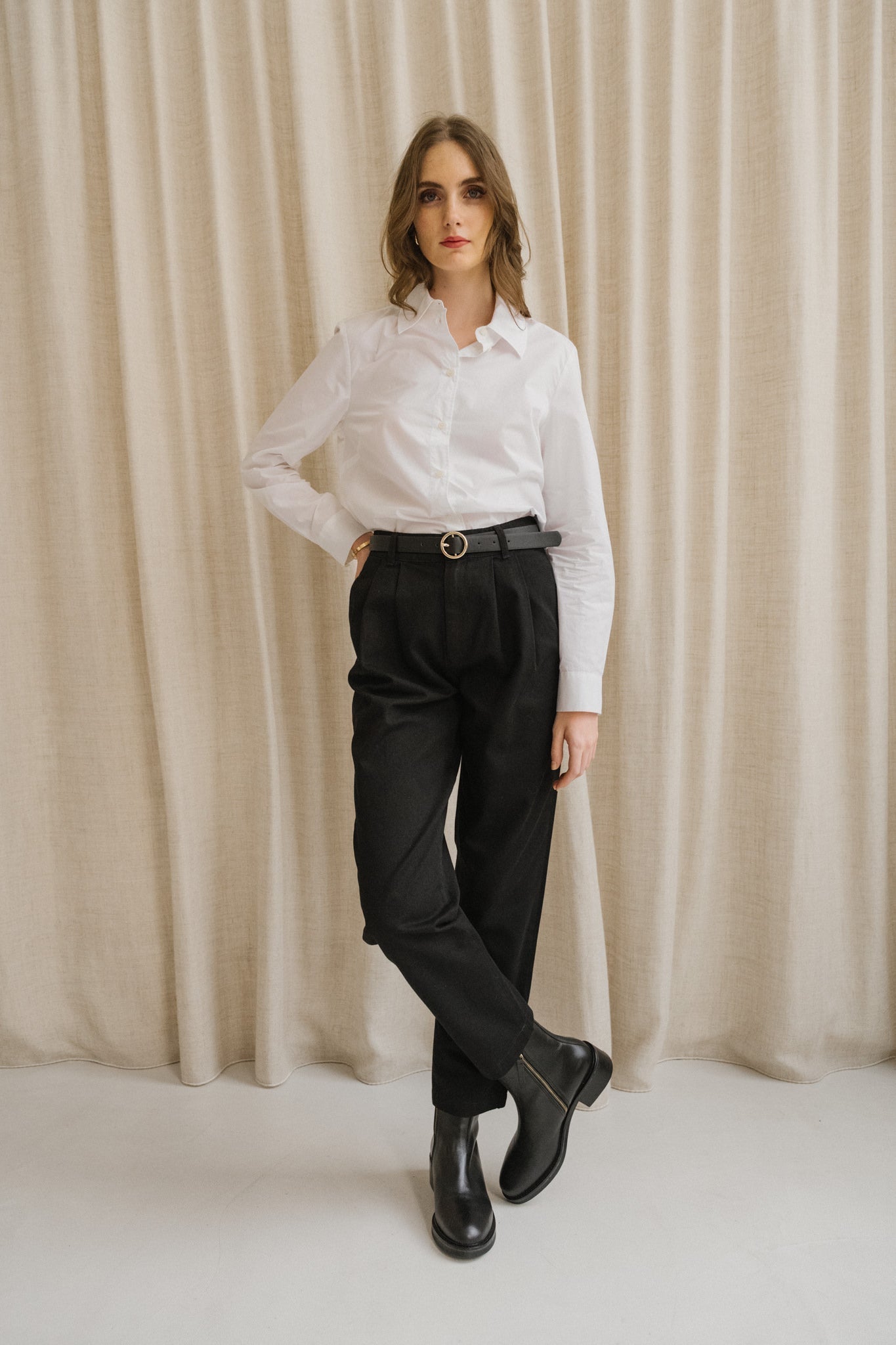 Pantalon droit à pinces en coton bio | noir 'black rina pants'