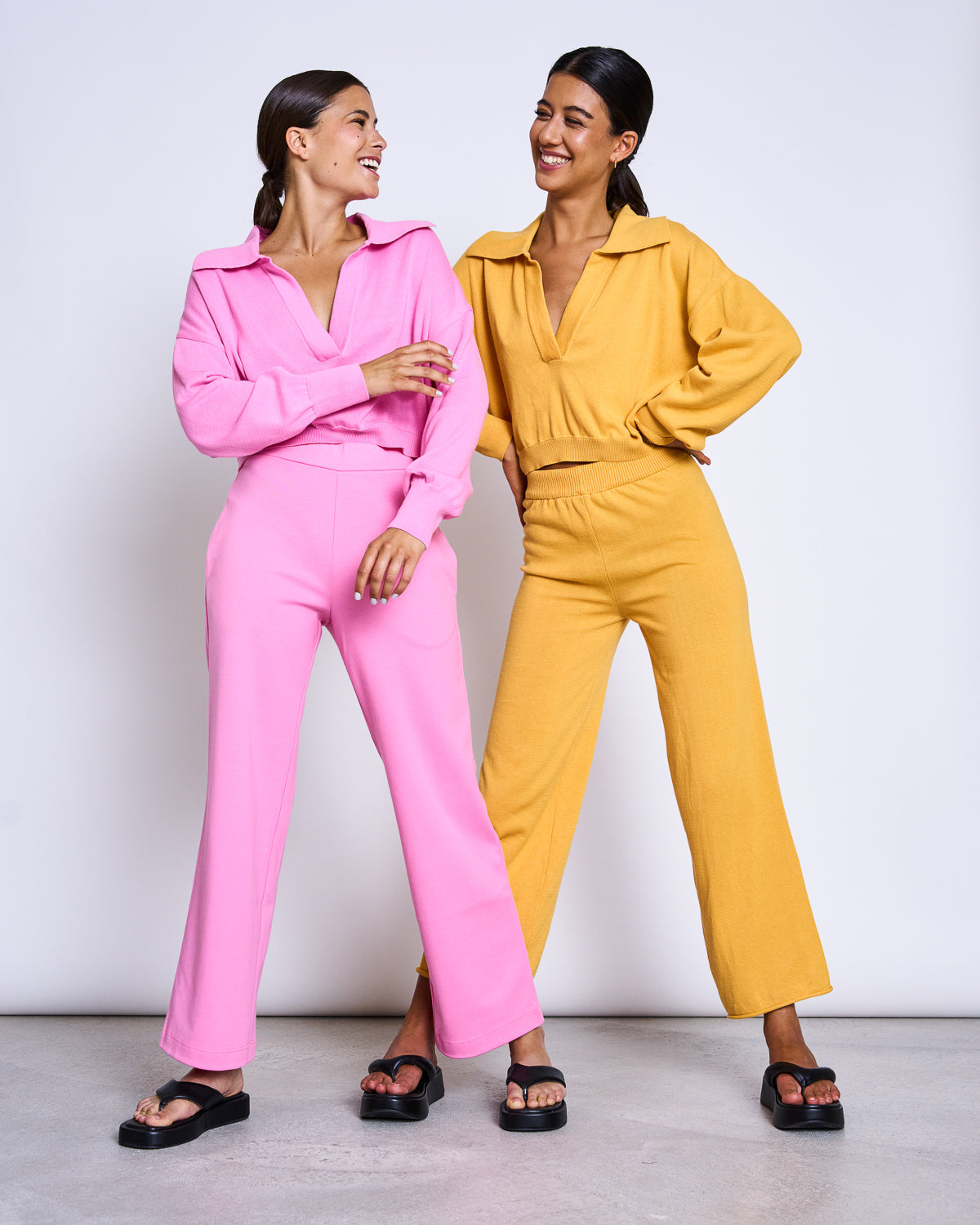 Pull ample court jaune en coton bio - almada mango