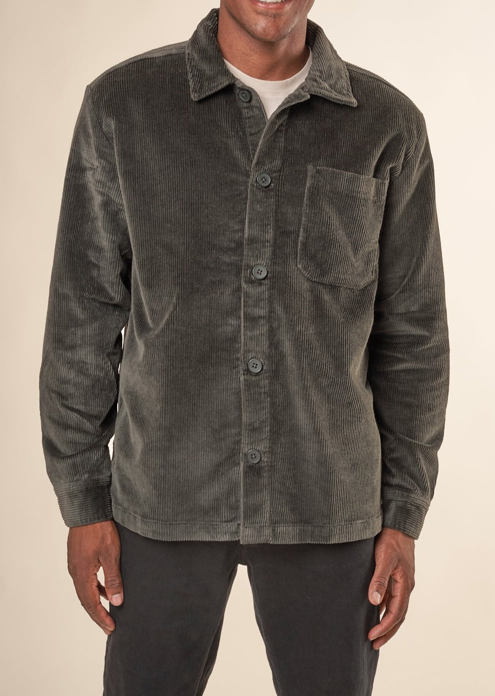 Surchemise en coton bio et matière recyclée | kaki "corduroy overshirt forest night"