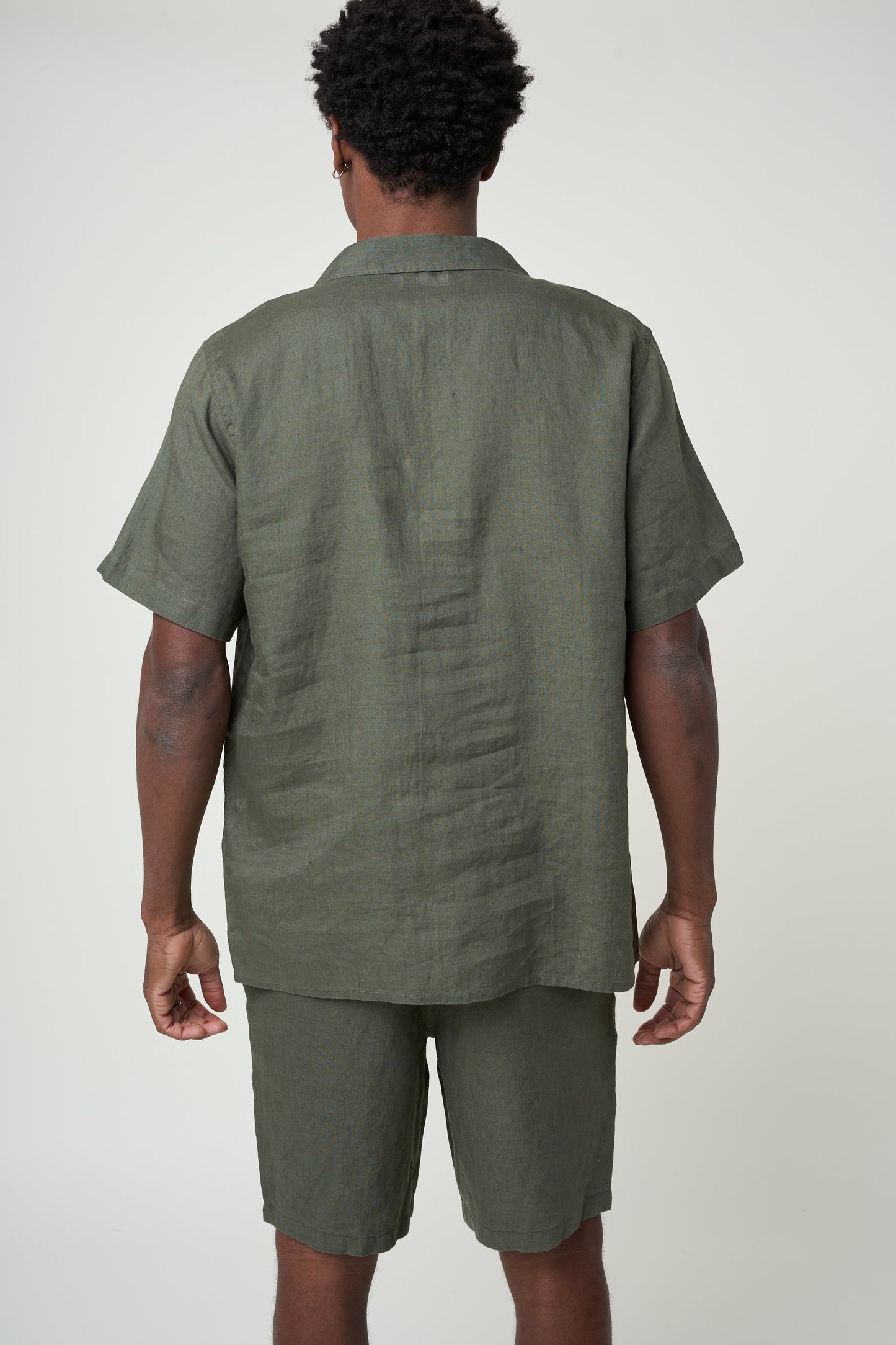 Chemisette olive en lin bio - box fit short sleeved linen burned olive