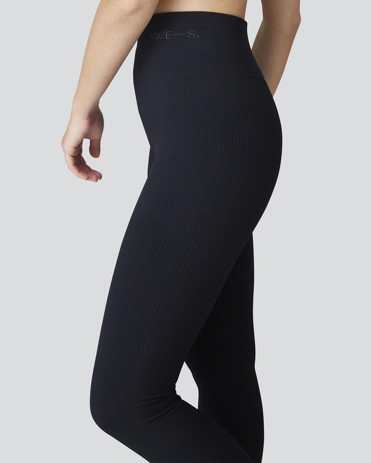 Legging côtelé en matière recyclée | noir "tyra black"